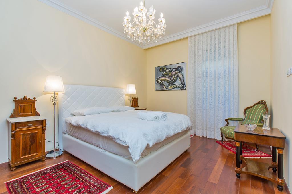 Luxury Seafront Apartment Banje Dubrovnik Kültér fotó