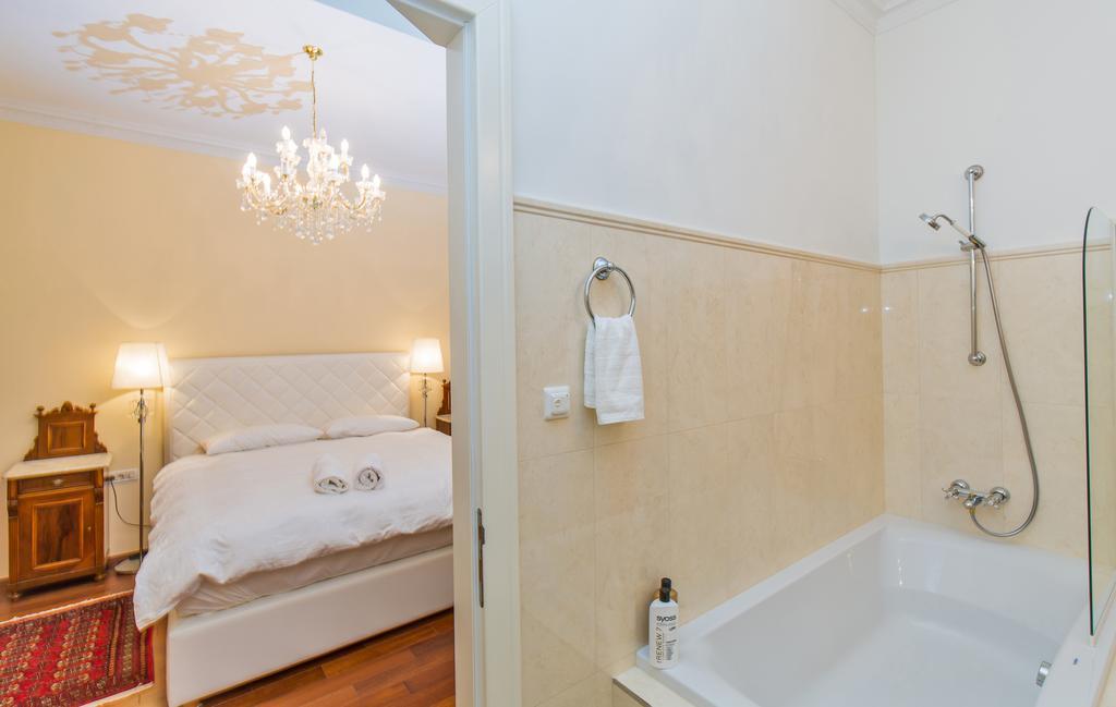 Luxury Seafront Apartment Banje Dubrovnik Kültér fotó