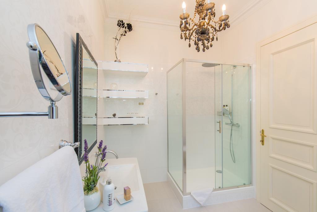 Luxury Seafront Apartment Banje Dubrovnik Kültér fotó