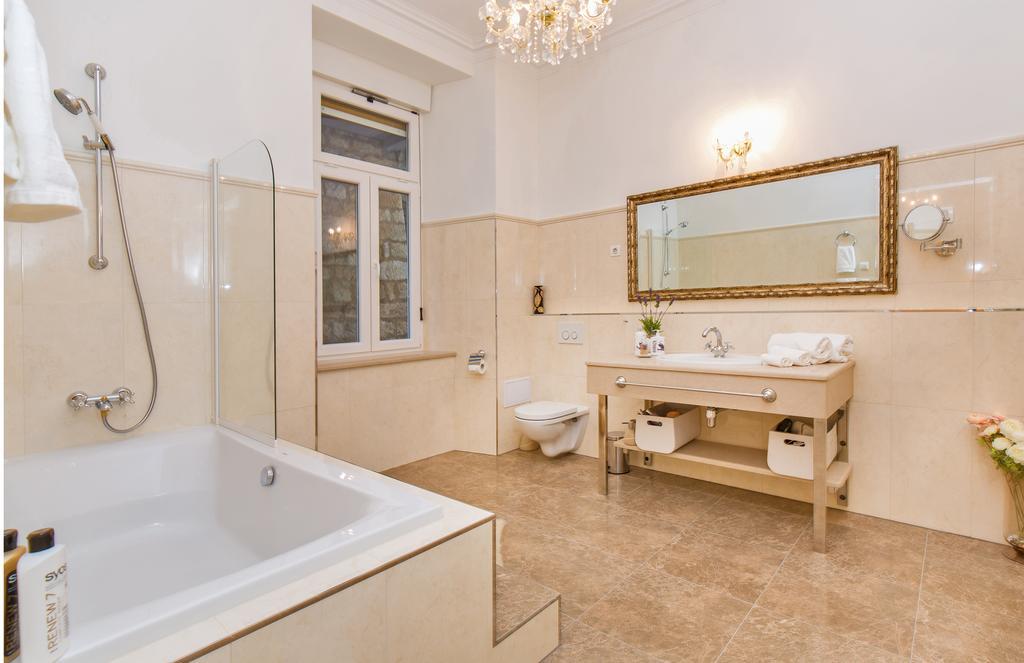 Luxury Seafront Apartment Banje Dubrovnik Kültér fotó