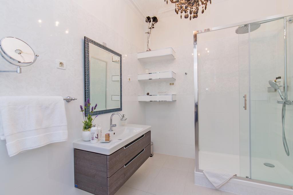 Luxury Seafront Apartment Banje Dubrovnik Kültér fotó